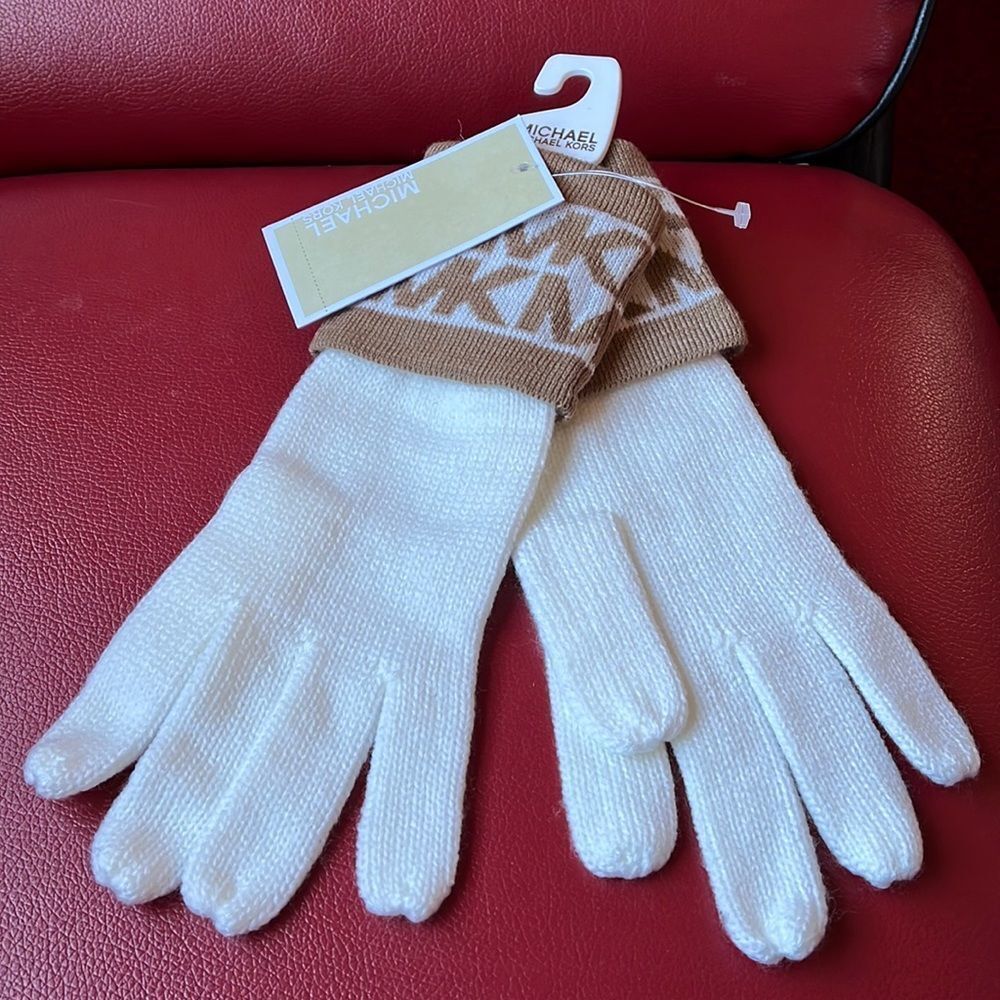 NWT Michael Kors gloves